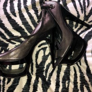 Jessica Simpson platform heels 👠